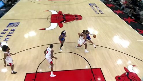 康宁汉姆20+6+7 比斯利7记三分 活塞40分狂胜公牛