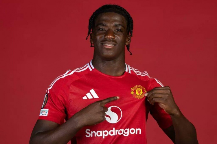 曼晚：17岁库孔基将与曼联签订职业合同，外界曾将他与格瓦比较