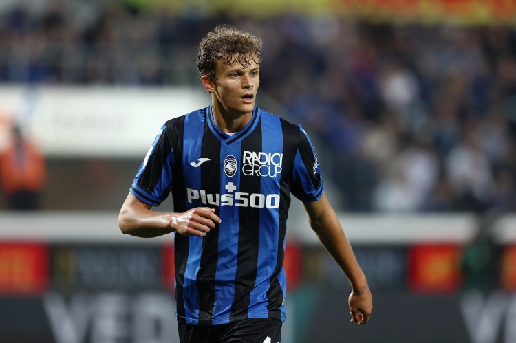 记者：米兰可能报价1500万欧＋佳夫交换亚特兰大后卫斯卡尔维尼