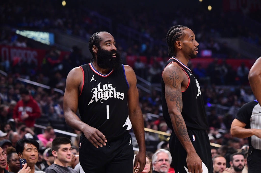 小卡：我和哈登的交流是必要的 重点是我们俩要以身作则