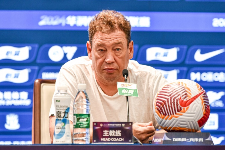 斯卢茨基：关键时刻能拿下3分就是硬道理 朱辰杰内收肌有点不适