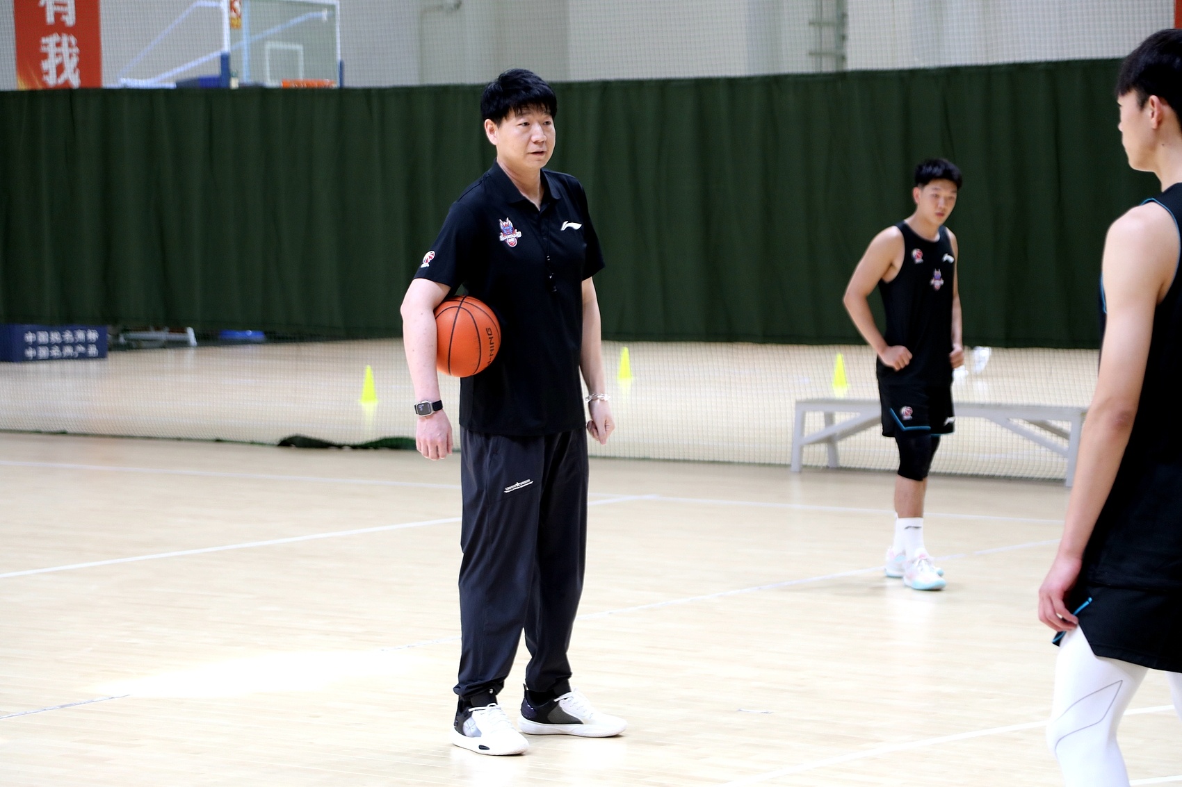 邱彪反思季后赛：第1场太放松 第2场太紧张 我没调整好队员的心态