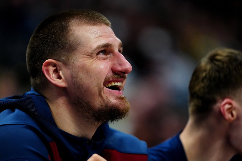 三十而立祝3届MVP&1届FMVP得主约基奇30岁生日快乐！