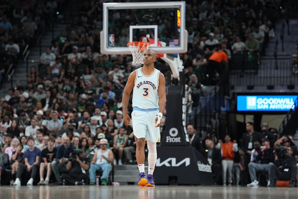 保罗：对巴恩斯投篮非常有信心 看到年轻人建立信心感觉真好