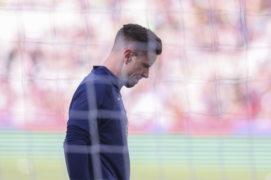 阿斯：若特狮接受背部手术巴萨能借此注册加西亚，但球员不愿意