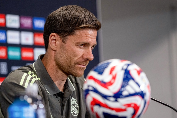 阿隆索：第一个点球是可以避免的 马斯坦托诺可以首发也可以替补