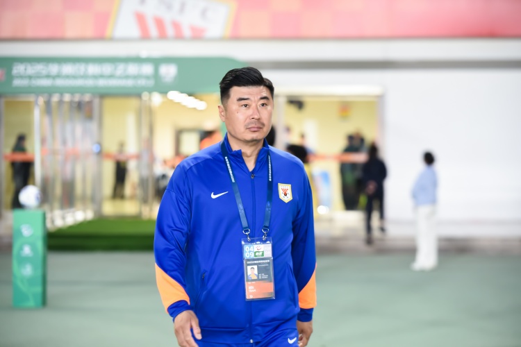 韩鹏：新援洛佩斯具备出场时间 我们和克雷桑有很好的沟通